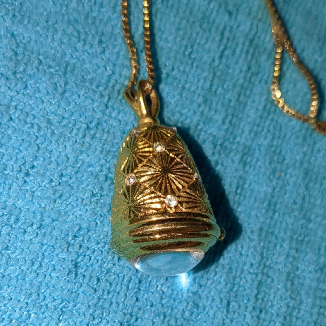 Vintage Diane Von Furstenberg Pendant Watch Necklace 40$